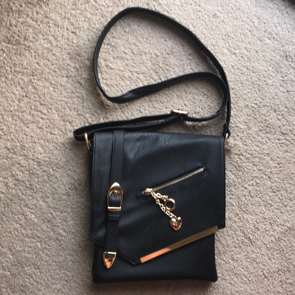 MK PURSE crossbody black faux leather! ❤️🎈